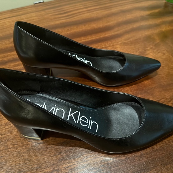 Calvin KIein Nita black pumps, new - Picture 5 of 7